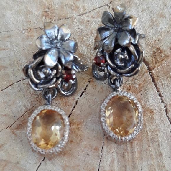 Handcrafted Natural Citrine Floral Earrings - Picture 3 of 11